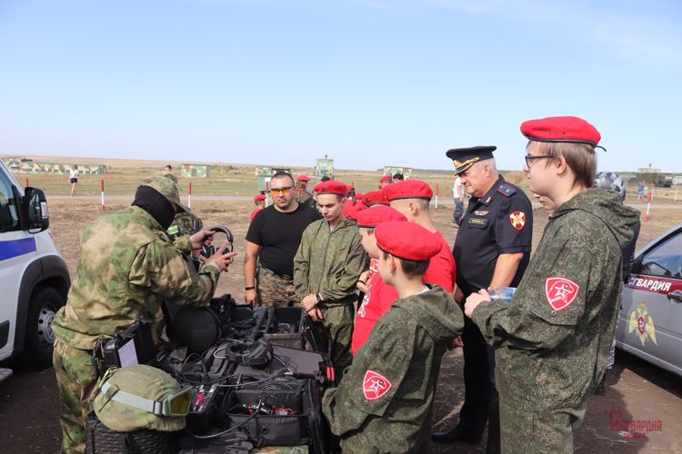 Росгвардейцы принимают участие в военно-техническом форуме «Армия-2020» в Самаре