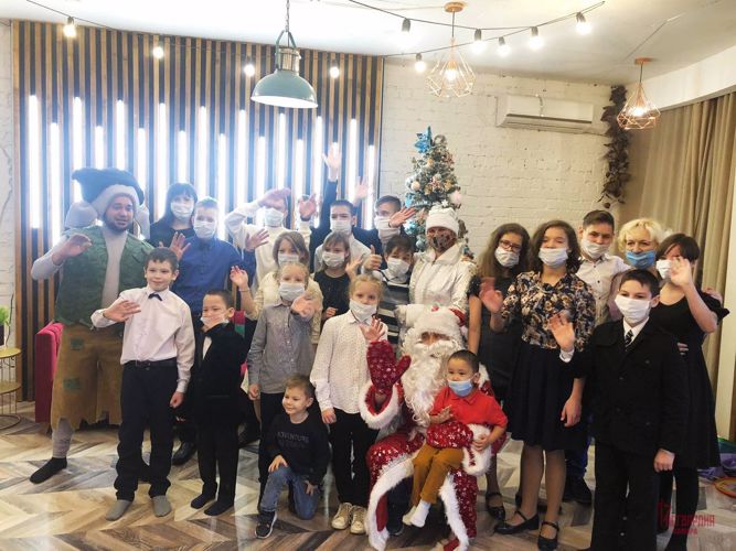 В Тольятти росгвардейцы помогли воспитанникам "Ласточки" отметить Рождество