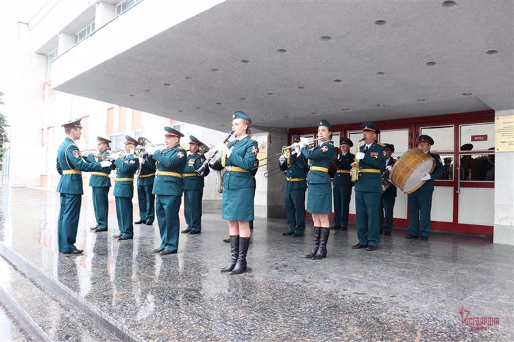 Оркестр Центра подготовки личного состава Приволжского округа Росгвардии порадовал своими композициями жителей города Тольятти
