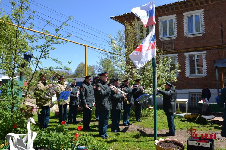 В Самаре росгвардейцы присоединились к акции «Парад идет к ветерану»
