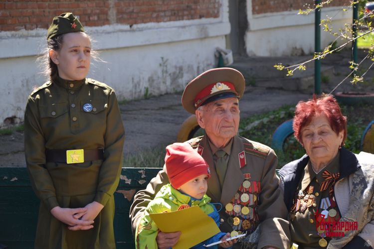 В Самаре росгвардейцы присоединились к акции «Парад идет к ветерану»