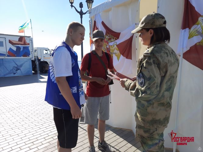 В Самаре на Дне Физкультурника все желающие зарядились энергией с Росгвардией