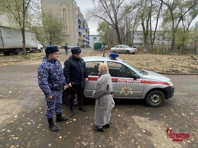 В Самарской области пенсионеры поблагодарили росгвардейцев за помощь