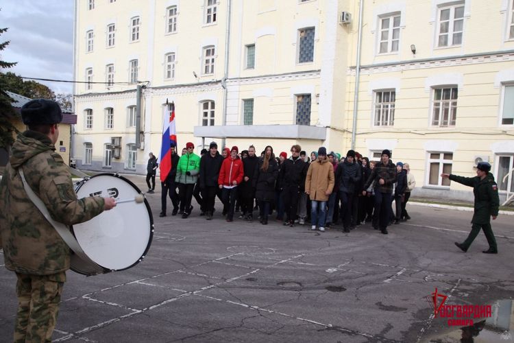 Росгвардейцы помогли сводным юнармейским отрядам в подготовке к Параду Памяти