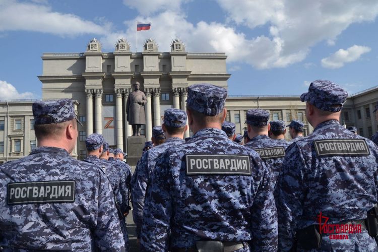 Cотрудники Росгвардии приняли участие в строевом смотре самарского гарнизона сил правопорядка
