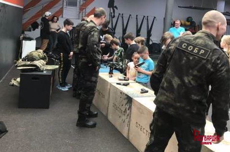 В Тольятти росгвардейцы провели «Разговор о важном»
