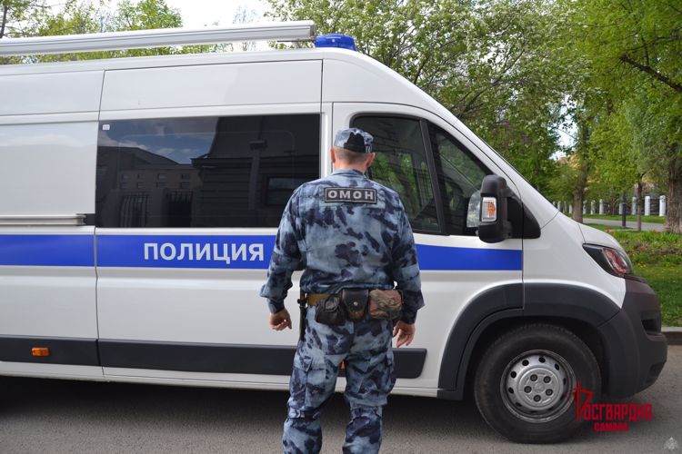 Самарские росгвардейцы приняли участие в обеспечении безопасности Праздника весны и труда