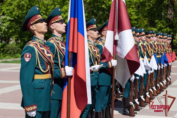 В преддверии Дня Победы генерал армии Виктор Золотов поздравил ветеранов Великой Отечественной войны