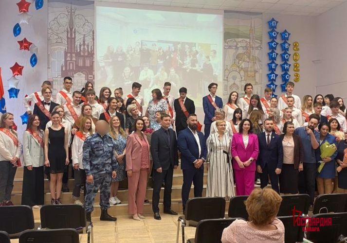 В Самаре росгвардейцы приняли участие в празднике «Последний звонок»