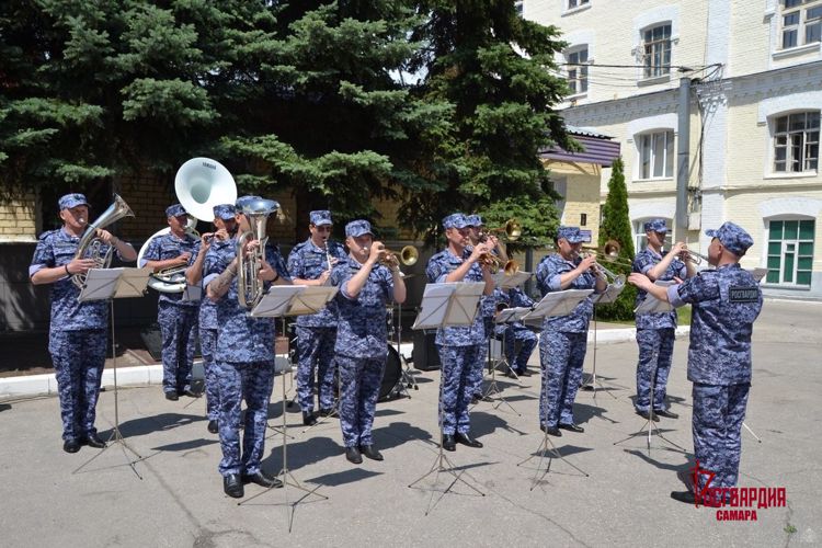 В Самаре росгвардейцы отметили День России