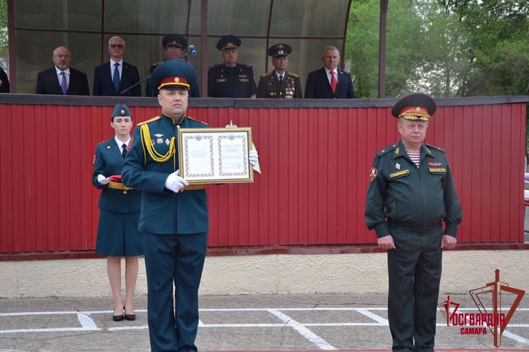В Тольятти состоялась торжественная церемония вручения Боевого знамени воинской части Росгвардии (видео)