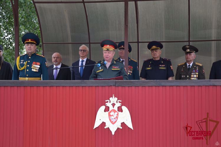 В Тольятти состоялась торжественная церемония вручения Боевого знамени воинской части Росгвардии (видео)