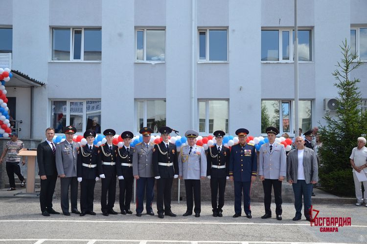 Александр Эсауленко принял участие в торжественной церемонии выпуска воспитанников Самарского кадетского корпуса МВД России