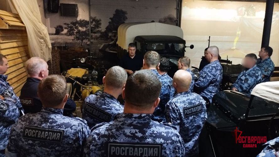 В Самарской области росгвардейцы посетили музей-панораму «Огненная дуга»