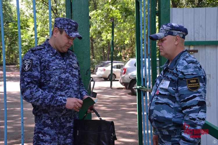 В Самаре росгвардейцы отработали действия при поступлении сигнала «Тревога» из детского оздоровительного лагеря (видео)