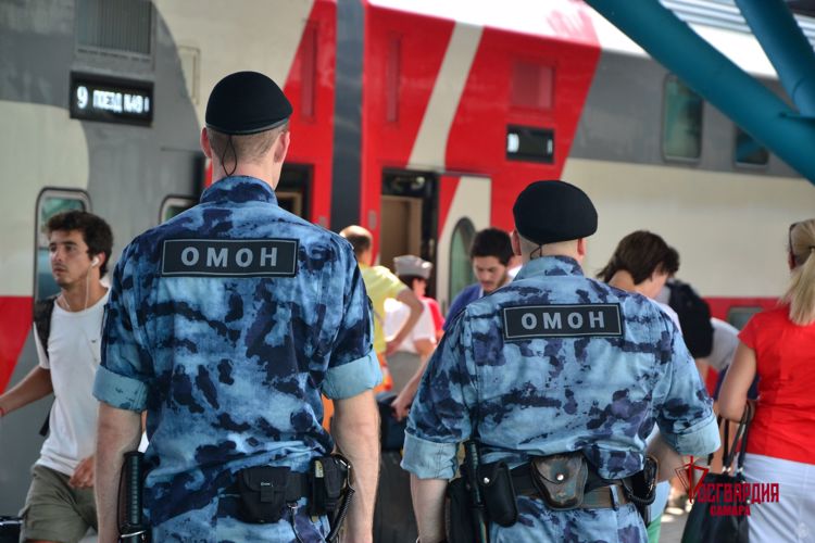 На Самарском вокзале при содействии ОМОН Росгвардии задержаны мигранты-нарушители