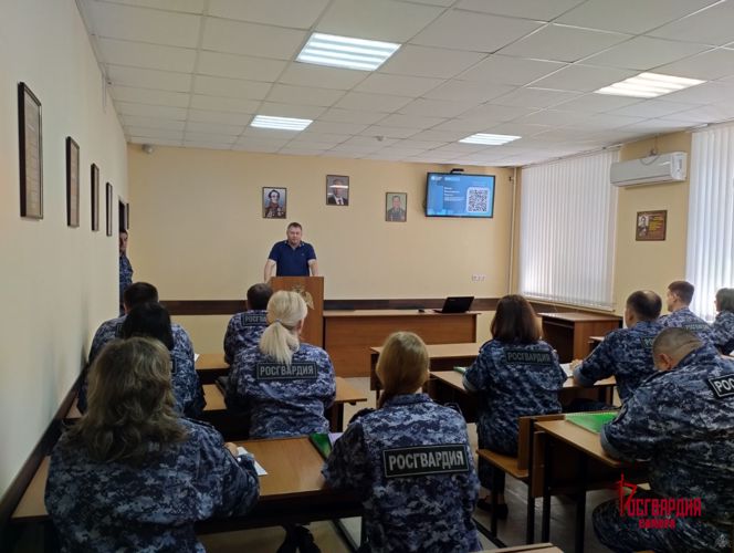 Представители Российского общества «Знание» провели встречу с самарскими росгвардейцами