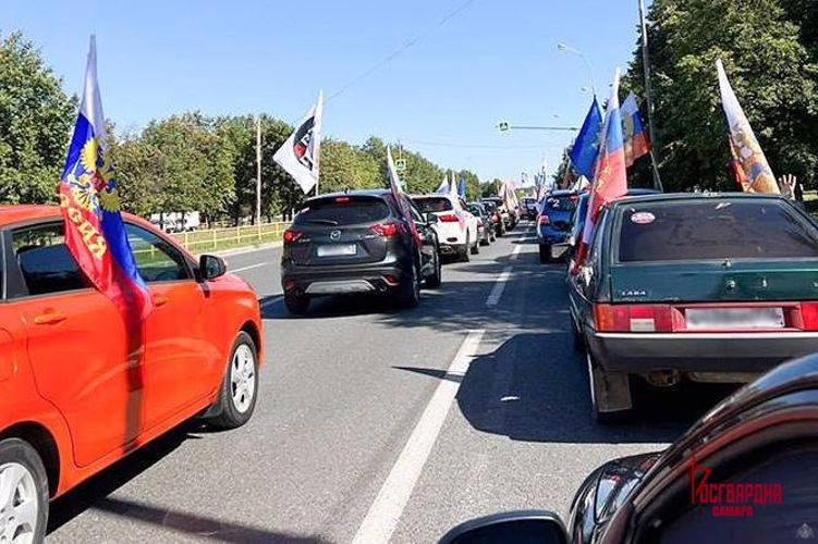 Росгвардейцы Самарской области приняли участие в праздновании Дня государственного флага