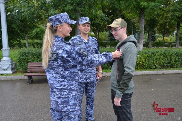Росгвардейцы Самарской области приняли участие в праздновании Дня государственного флага