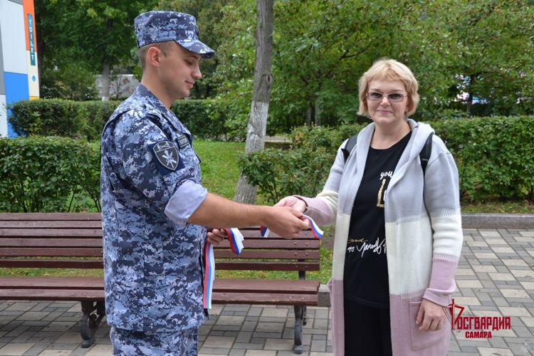 Росгвардейцы Самарской области приняли участие в праздновании Дня государственного флага