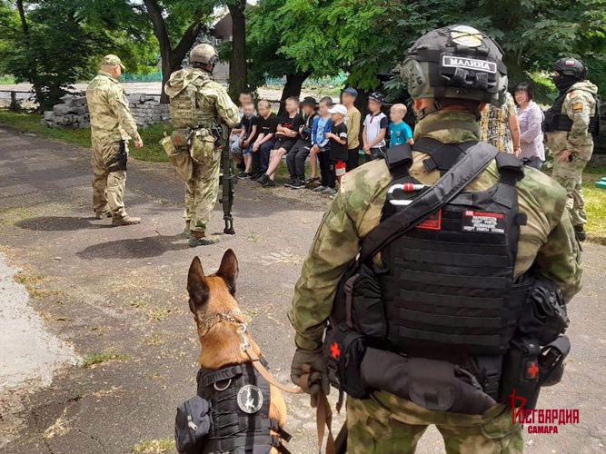 Акция «Каникулы с Росгвардией» прошла в школе ДНР