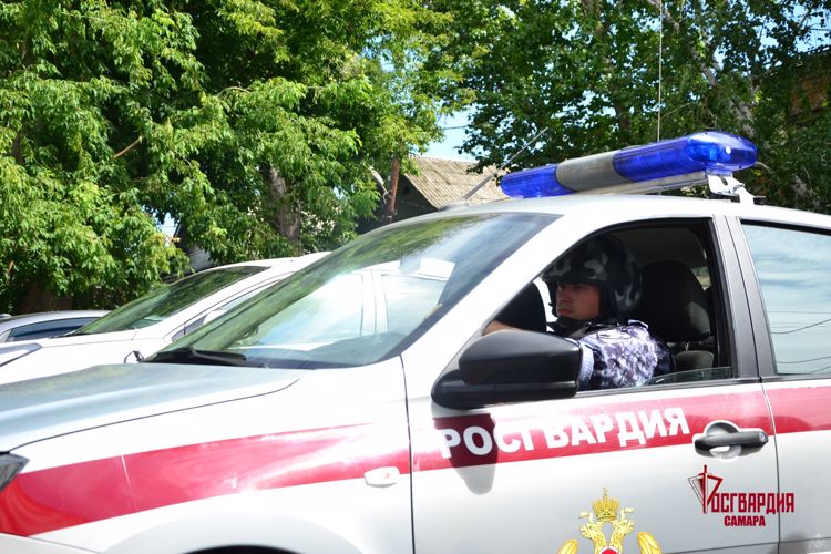 Сотрудники Росгвардии проверяют готовность образовательных учреждений Самарской области к учебному году