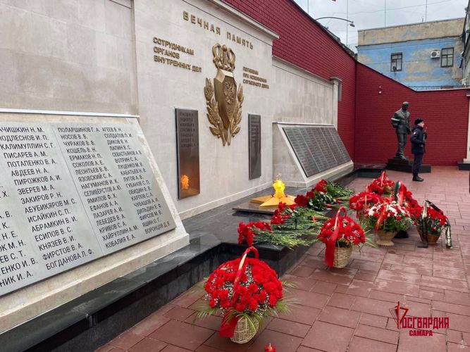 Представители Росгвардии почтили память своих погибших коллег в Самаре