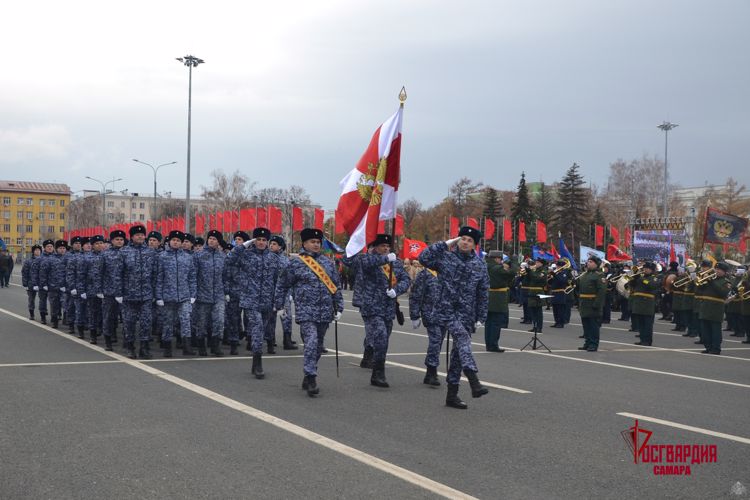 Росгвардейцы приняли участие в Параде Памяти в Самаре