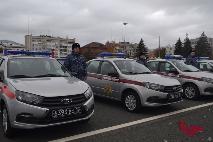 В Самаре сотрудники Росгвардии приняли участие в гарнизонном строевом смотре