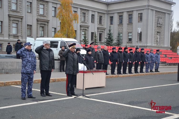В Самаре сотрудники Росгвардии приняли участие в гарнизонном строевом смотре