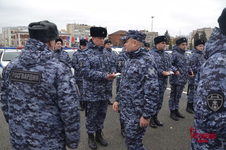 В Самаре сотрудники Росгвардии приняли участие в гарнизонном строевом смотре