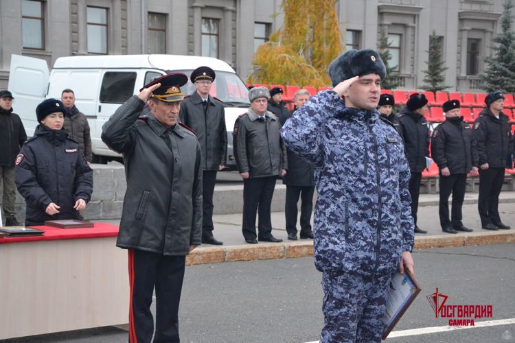 В Самаре сотрудники Росгвардии приняли участие в гарнизонном строевом смотре