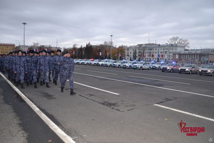В Самаре сотрудники Росгвардии приняли участие в гарнизонном строевом смотре