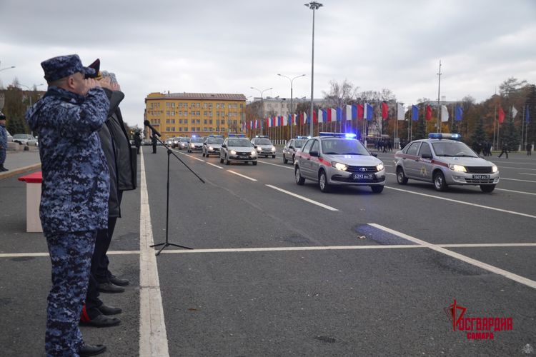 В Самаре сотрудники Росгвардии приняли участие в гарнизонном строевом смотре