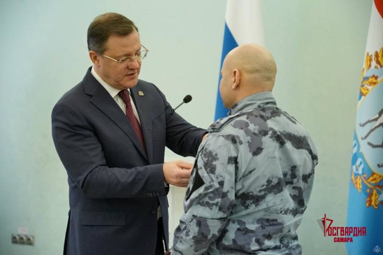 Дмитрий Азаров вручил государственные награды землякам - участникам специальной военной операции