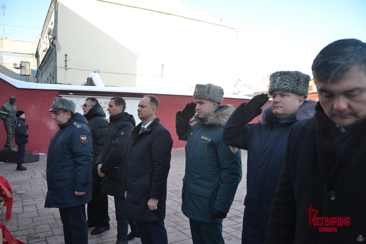 В Самаре росгвардейцы приняли участие в памятных мероприятиях