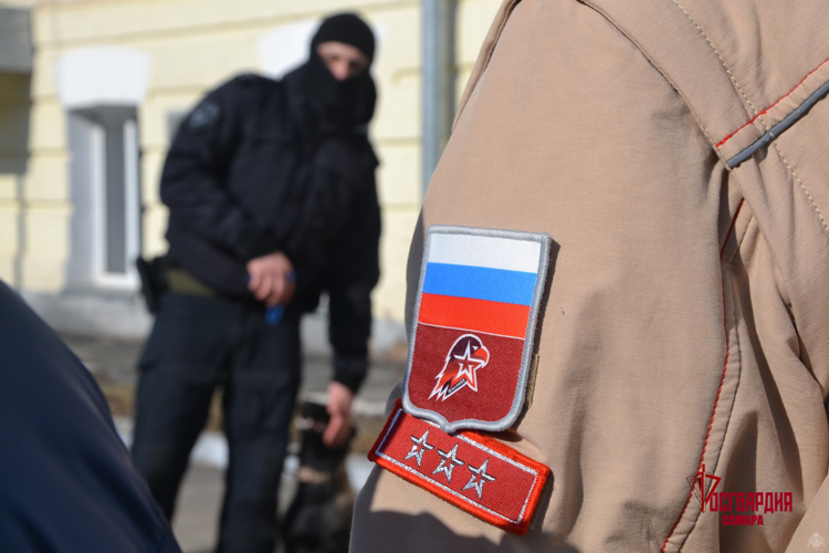 Самарские школьники побывали на экскурсии в ОМОН «Смерч»