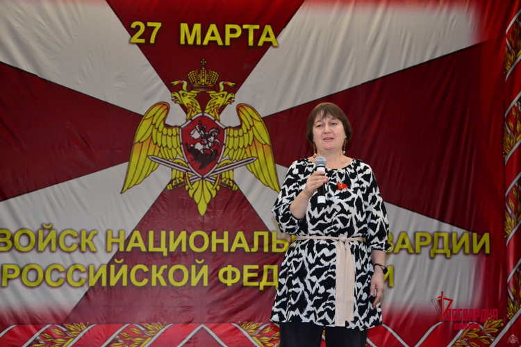 Самарские росгвардейцы поздравили своих коллег-женщин с предстоящим праздником