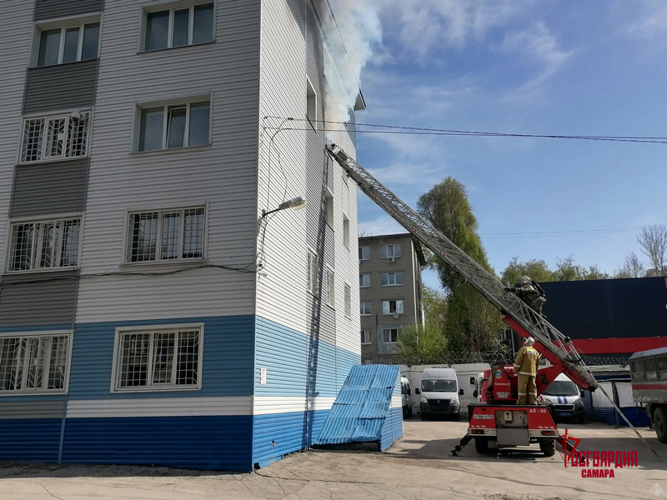 Росгвардейцы совместно с сотрудниками МЧС провели пожарно-тактическое занятие в Самаре