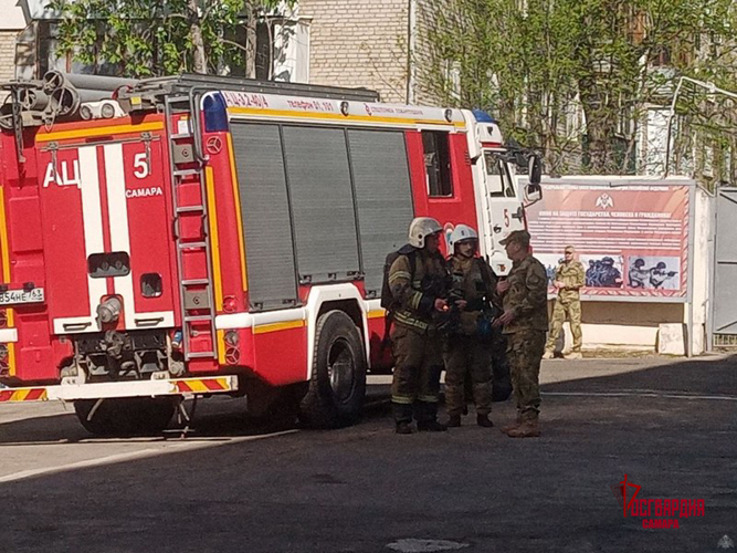 Росгвардейцы совместно с сотрудниками МЧС провели пожарно-тактическое занятие в Самаре