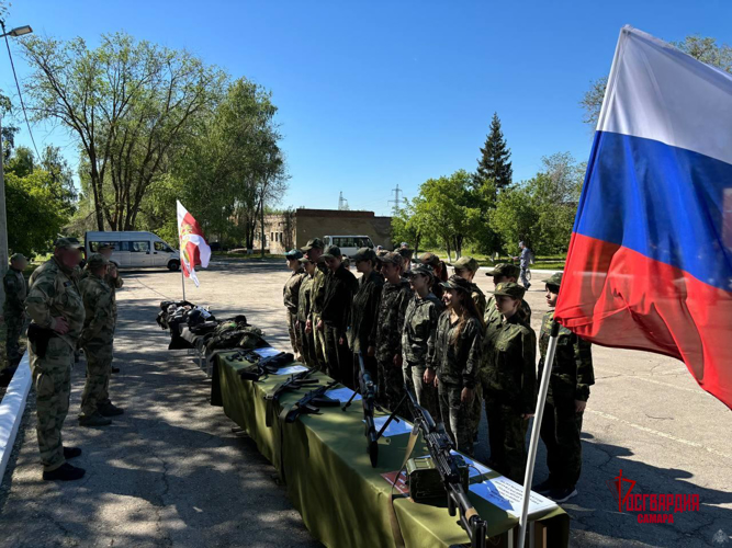 В преддверие Дня защиты детей, росгвардейцы провели день открытых дверей