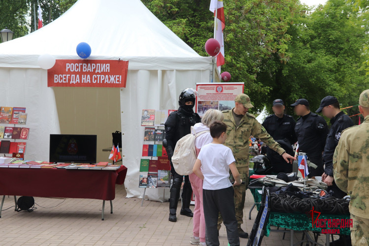 Росгвардейцы приняли участие в патриотическом фестивале «Самарское знамя»