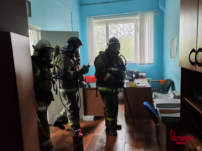 Совместные занятия сотрудников Росгвардии и МЧС прошли в Похвистнево
