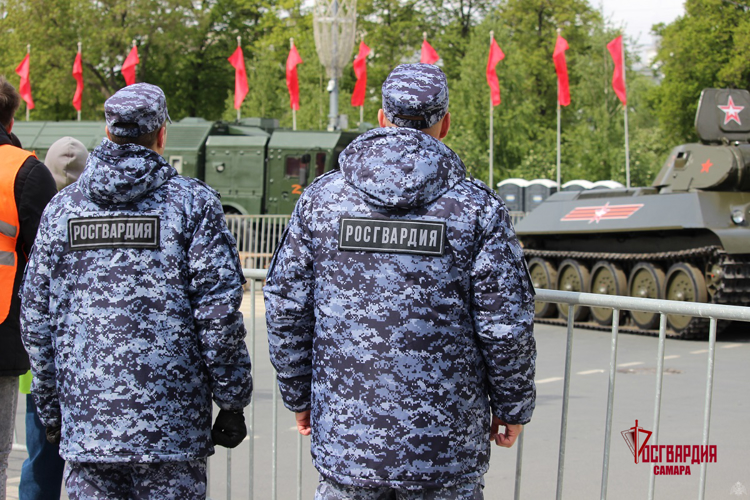 Росгвардейцы обеспечили охрану общественного порядка во время празднования Дня Победы