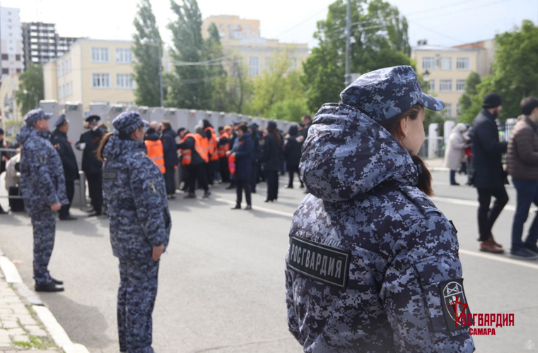 Росгвардейцы обеспечили охрану общественного порядка во время празднования Дня Победы