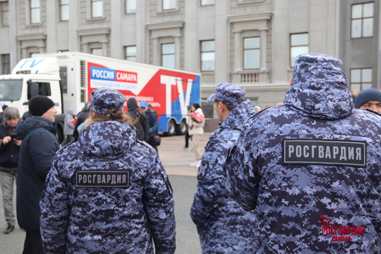 Росгвардейцы обеспечили охрану общественного порядка во время празднования Дня Победы