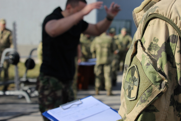 В Самарской области прошли испытания на право ношения знака отличия полицейского спецназа Росгвардии 