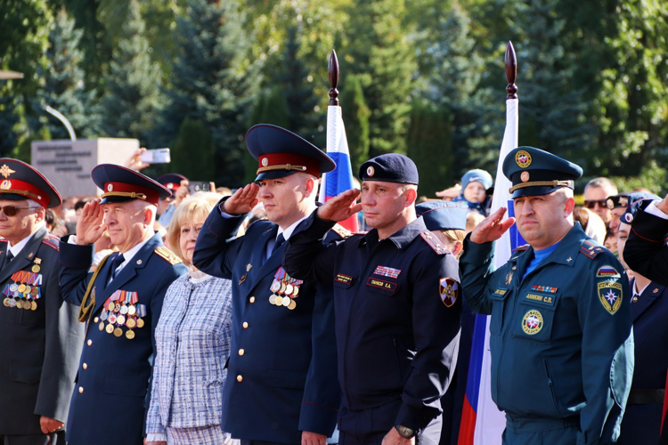 Росгвардейцы приняли участие в церемонии принятия присяги курсантами института ФСИН в Самаре
