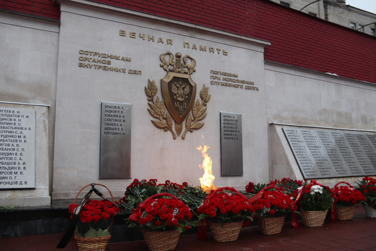 В Самаре сотрудники Росгвардии почтили память своих коллег, погибших при исполнении служебных обязанностей