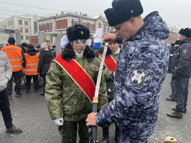 Росгвардейцы обеспечили безопасность Парада Памяти в Самаре